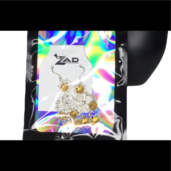 Zad silver dangling earrings with topaz stones - Picture 7 of 7